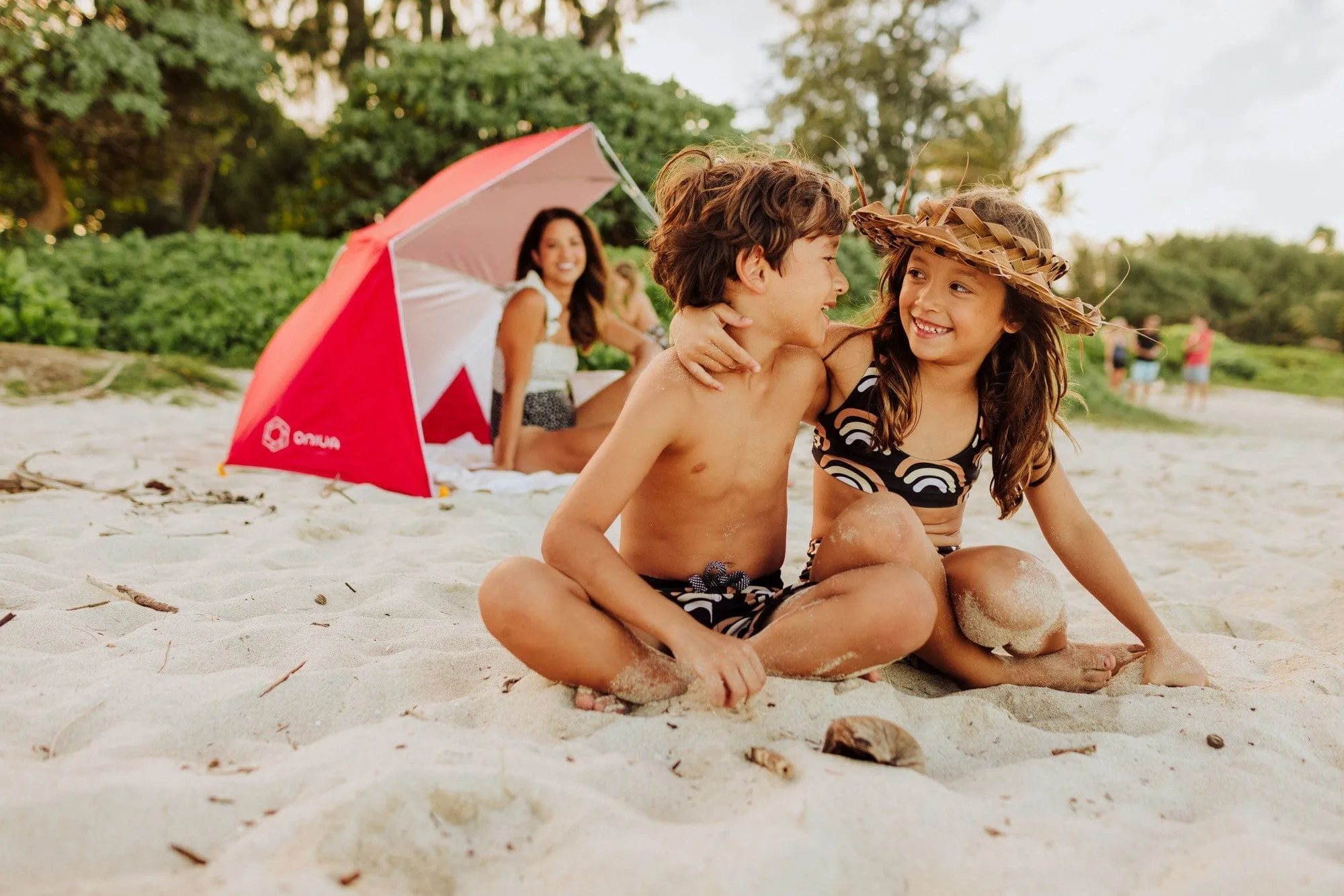 Brolly Beach Umbrella Tent by Picnic Time Family of Brands