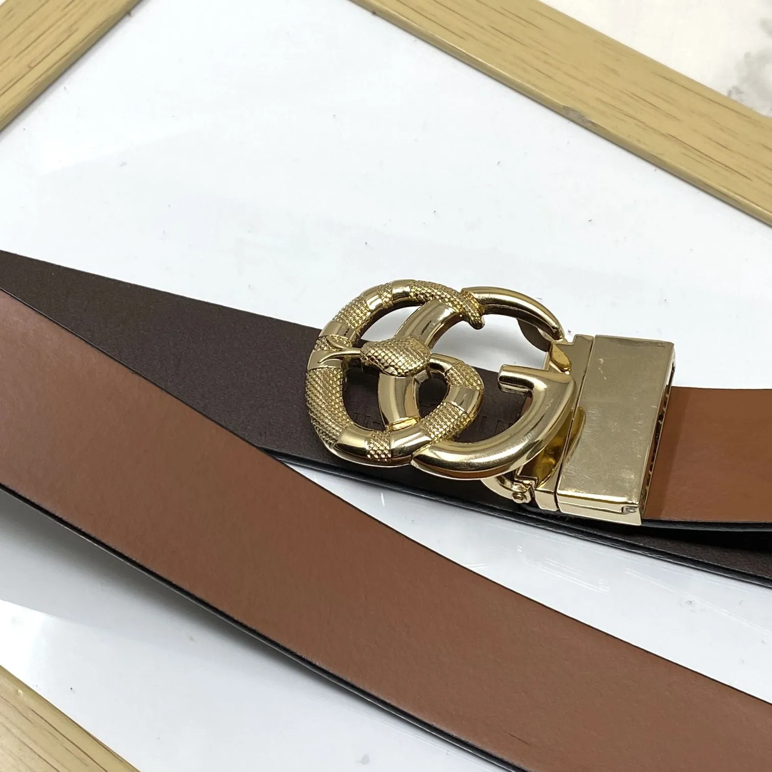 Classy Round Snake Design Leather Strap Belt-JoansParamount