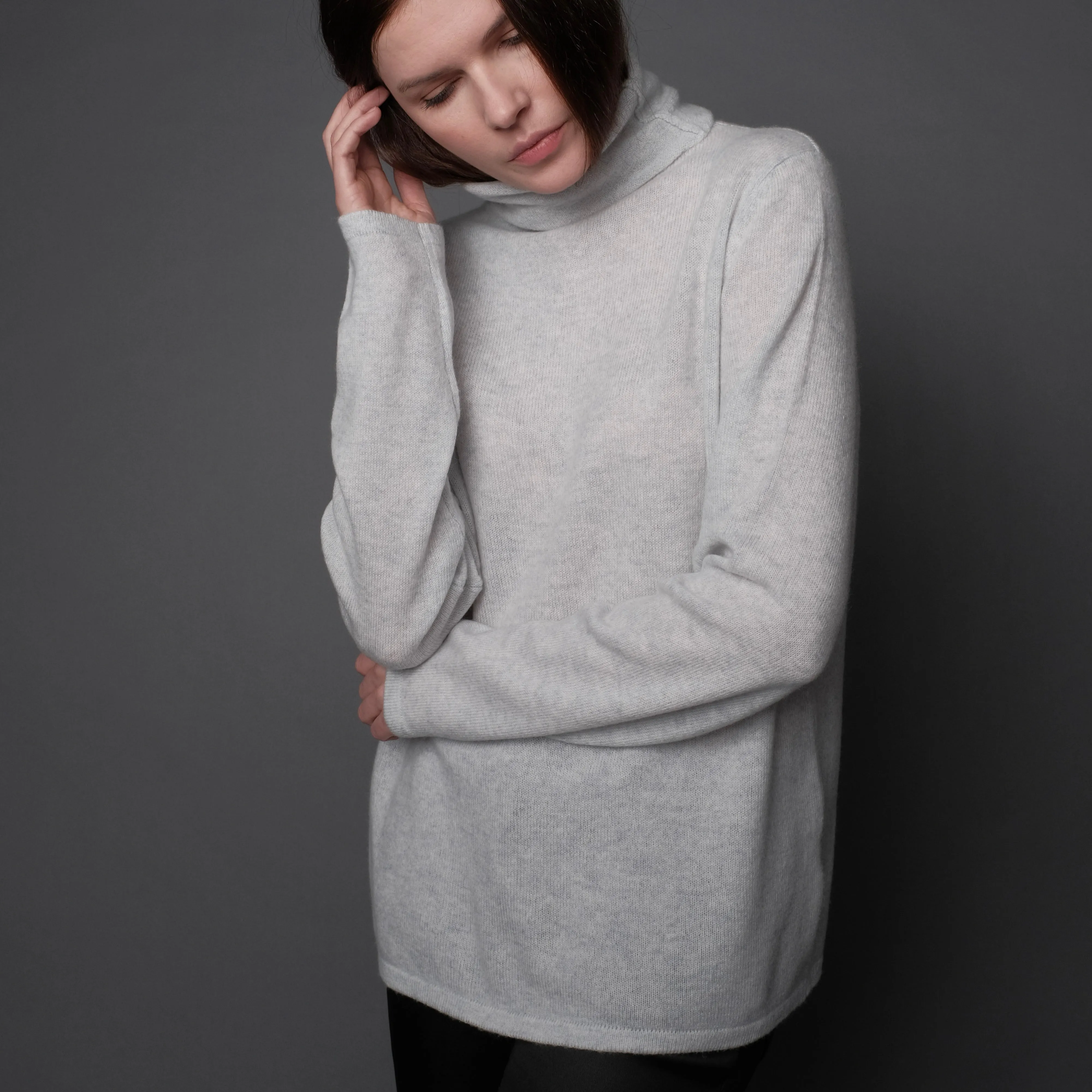 Flodden Roll Neck Cashmere Sweater- Umber