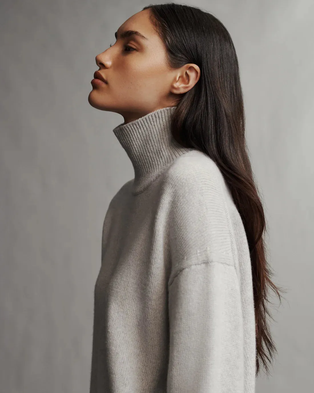 New Perfect Turtleneck in White Heather Grey