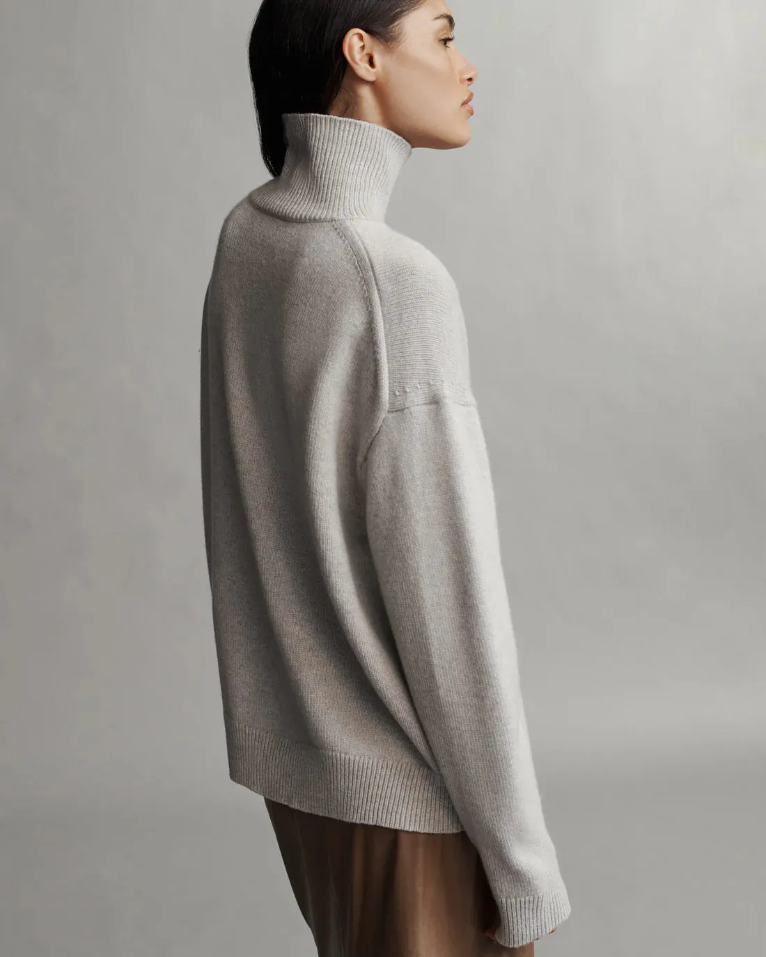 New Perfect Turtleneck in White Heather Grey