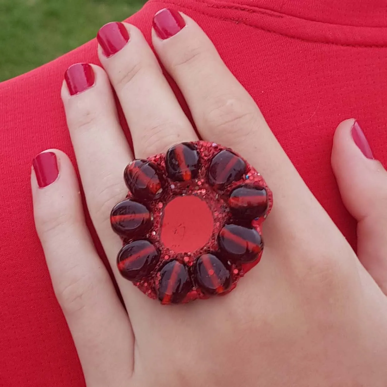 RED ROUND FLOWER RING