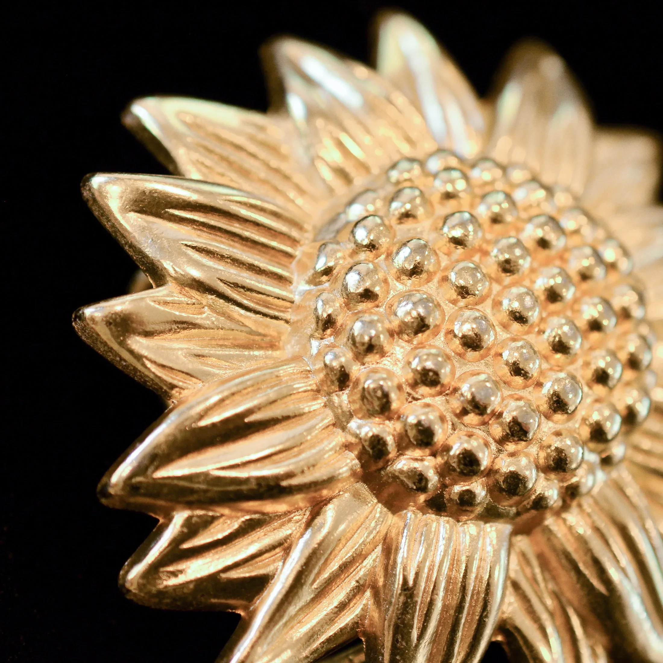 SOLD Beautiful Large Vintage Gold Tone Flower Belt Buckle